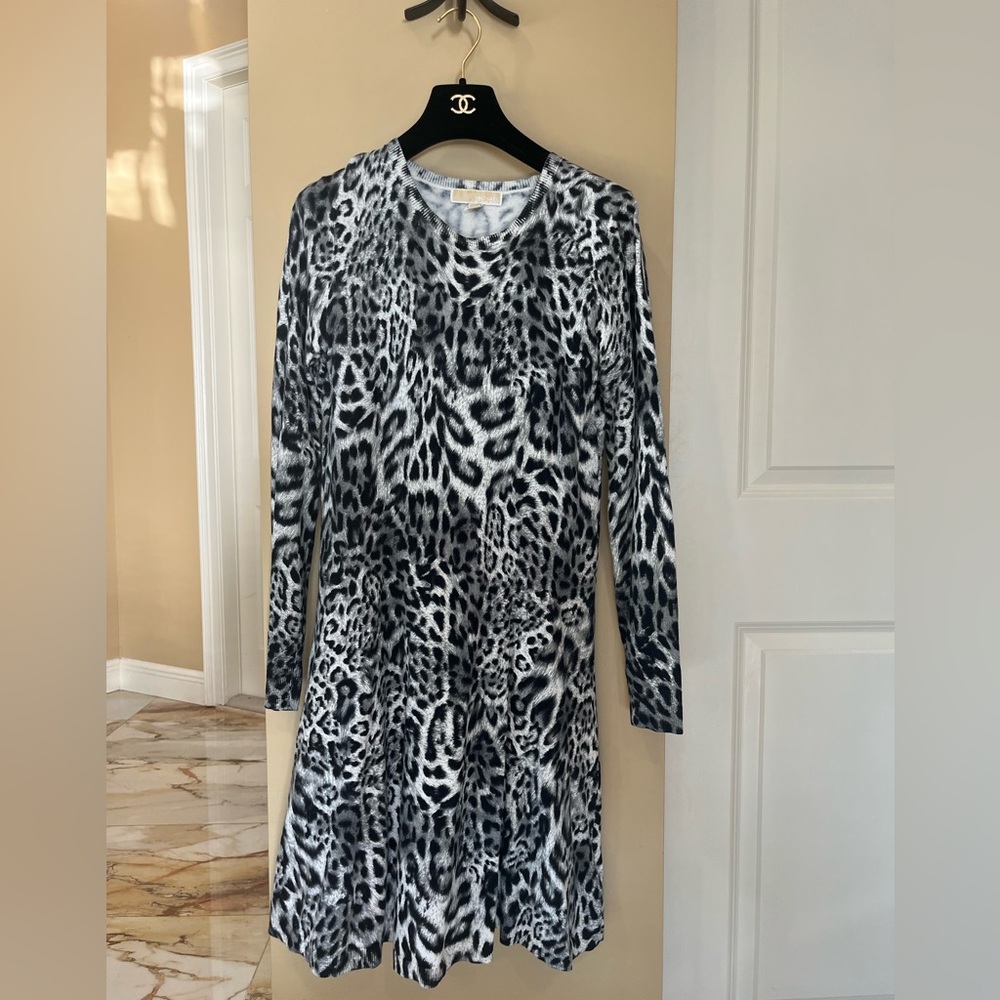 Michael Kors Leopard print sweater dress size medium